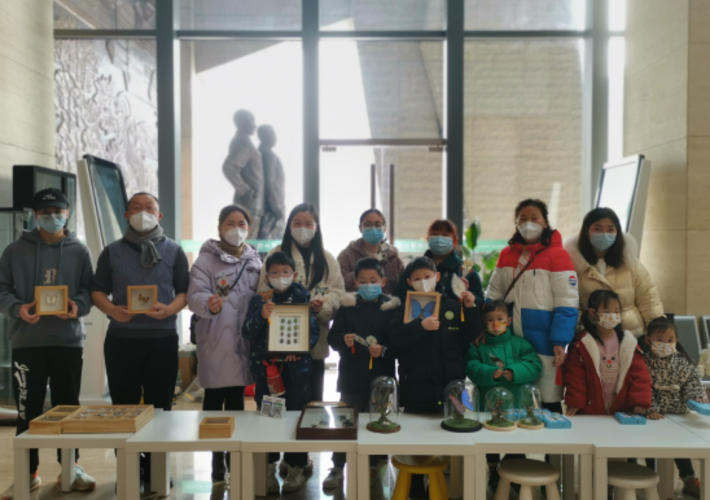 北碚区科协科技志愿者支队走进重庆自然博物馆